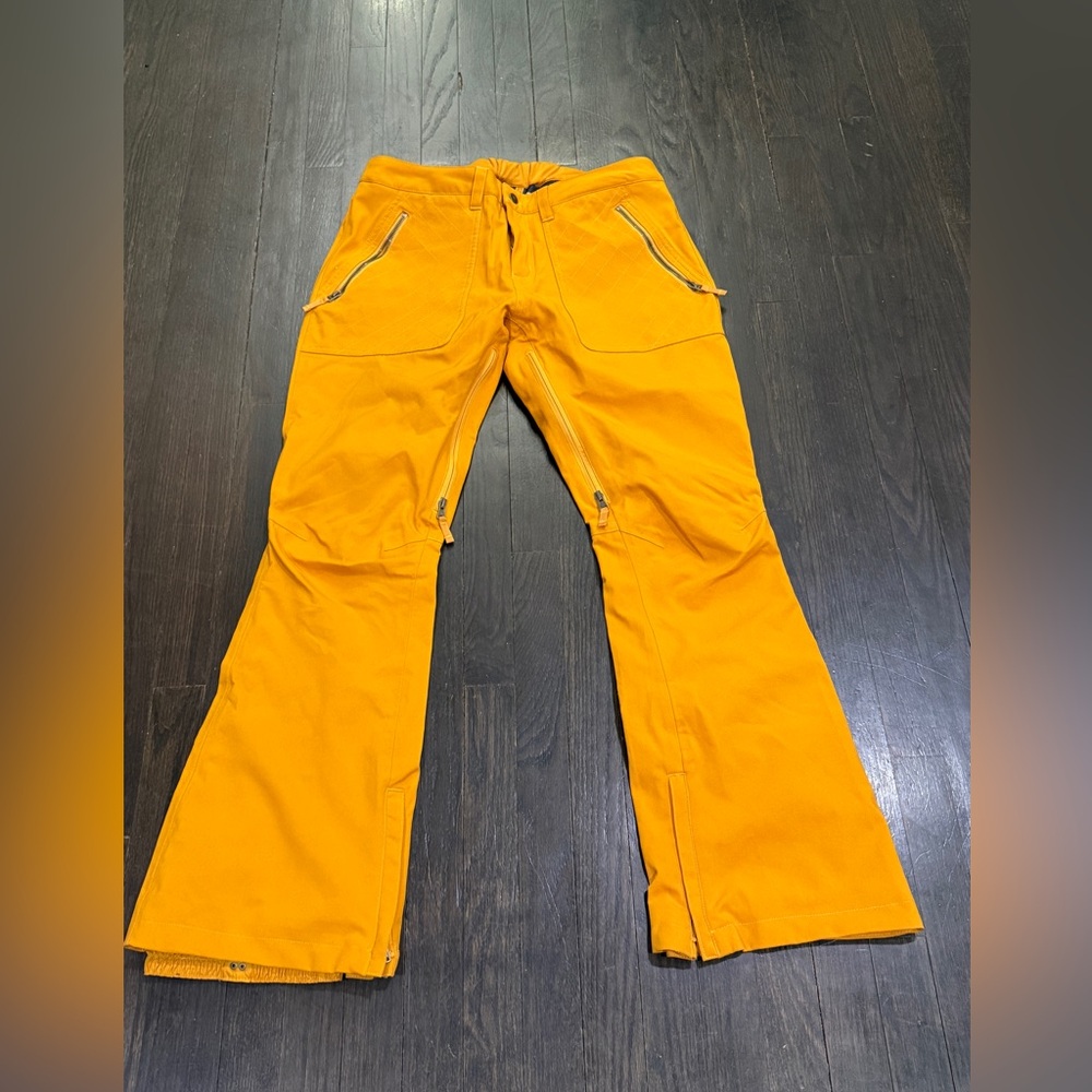 Woman mustard pants 
 Snow boarding pants